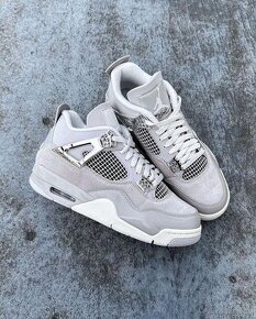 Jordan 4 Retro Frozen Moments