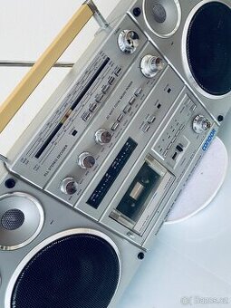 Radiomagnetofon Tesla Condor, rok 1988