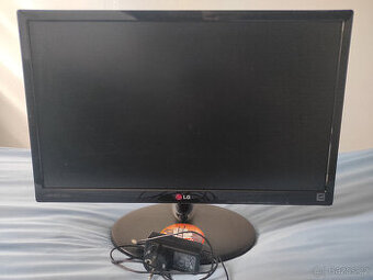 Monitor LG 22" - 1