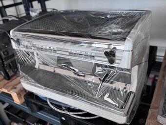 Kávovar Nuova Simonelli Appia II - po renovaci - 1