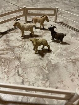 Schleich ohrada a zvířátka