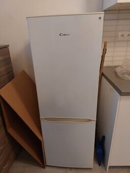 Lednice s mrazákem 140 cm