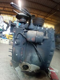 motor Zetor 6901 blok motoru
