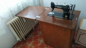 Prodám šicí stroj Lada šlapací - 1