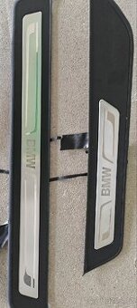 BMW f11 facelift Prahy 2016 podsvicene