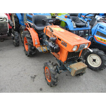 Malotraktor Kubota B5001 4WD parádní původní stav