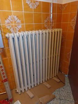 Prodám litinový radiátor do koupelny, Holešov