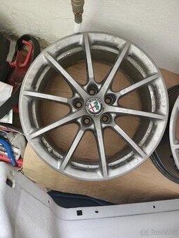 Originální ALU kola Alfa Romeo Giulia 17"
