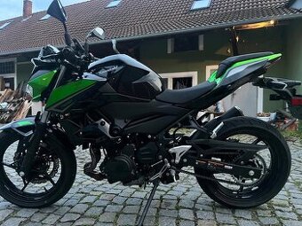 Kawasaki Z400 2022