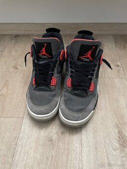 Nike Air Jordan 4 Retro