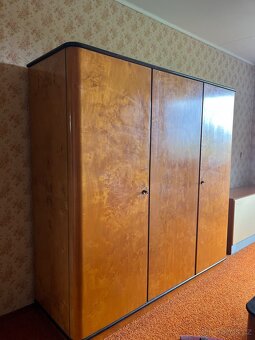 Nábytek stůl skříň židle komoda - 1