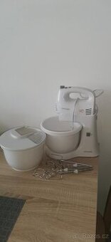 Šlehač s mísou i háky na hnětení