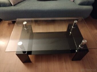 Skleněný konferenční stolek
