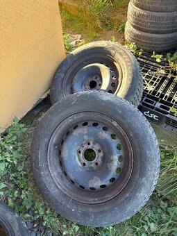 Pneu zimní 215/65/16