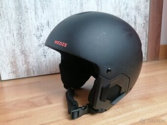 Lyžařská helma - cca od 5 do 10 let