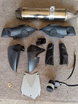 Soubor dílů na BMW K1200r