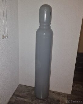 Prodám úplně novou, plnou láhev CO2 o objemu 8 litrů/6kg