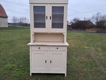 babiččin kredenc na chalupu č.2 - krásný