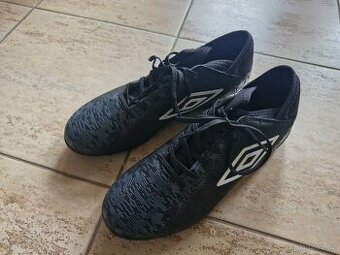 Chlapecké kopačky na umělý povrch UMBRO vel. 41