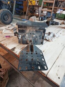 Držák  motorové pily Kolpin