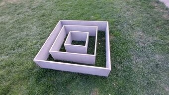 Vyvšené záhony z cetris desek