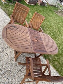 Teakový zahradní nábytek