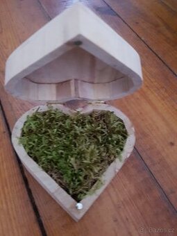 svatební dekorace - přírodní svatba