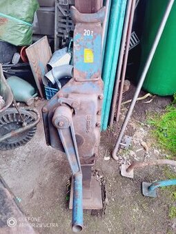 Hřebenový zvedák 20t