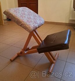 Dřevěná klekací židle / klekačka
