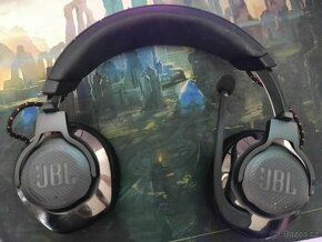 JBL Quantum 800 Bezdrátová sluchátka