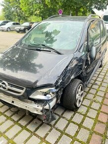 Opel Zafira po nehodě