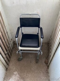 Sprchové křeslo pro invalidy s WC