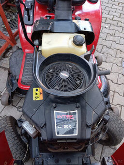 Travní traktor INTEK 20HP