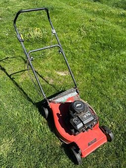 Benzínová sekačka na trávu RS 484 Briggs & Stratton