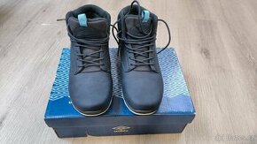 Kotníkové boty velikost 38 Umbro  nové