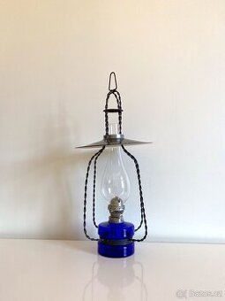 Závěsná petrolejová lampa barevná nádržka