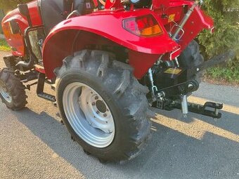 Traktor DF 304 G2