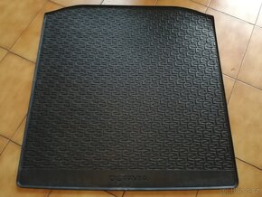 Gumový koberec Škoda Octavia III originál
