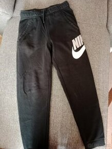 Tepláky Nike, Adidas