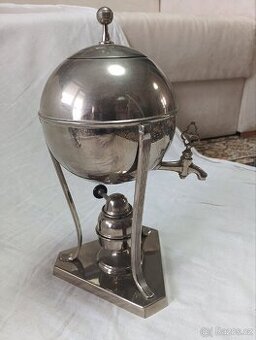 Starý samovar vídeňského typu.
