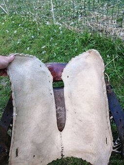 SEDLO NA OSLA/MULU