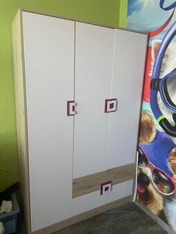 Skříně