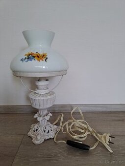 Stará retro lampa "petrolejka" elektrická