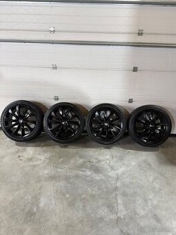 Zimná sada R19 TESLA model 3 Performance 7mm