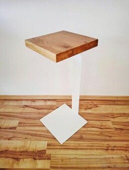 Odkládací stolek , dub a ocel