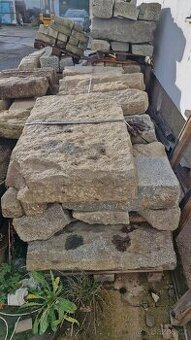 Žulové obruby a zápražáky (placáky)