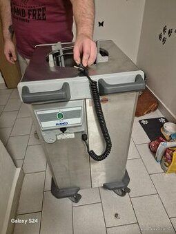 Prodám profesionální gastro vybavení – chladicí vitrínu + oh