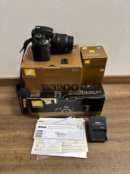 Nikon D3200, objektiv 18-55, SD karta