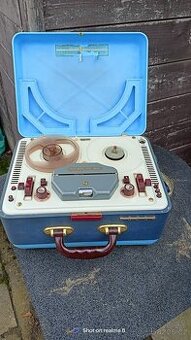 Prodám retro magnetofon