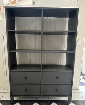 Knihovna se šuplíky IKEA